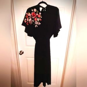 Black SHEIN Plus Size Floral Embroidered Belted Dress